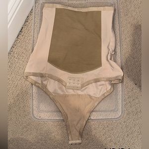 Bellefit postpartum girdle faja
Side zipper
Size XL
NEVER BEEN USED